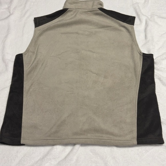 XXL Mens Columbia fleece vest. Sage green and army green zip front - Picture 6 of 8